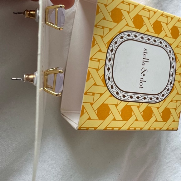 Stella & Dot Luxe Studs - NIB purple - Picture 5 of 6